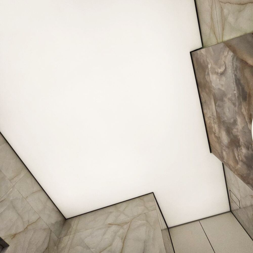Натяжной потолок: ванная